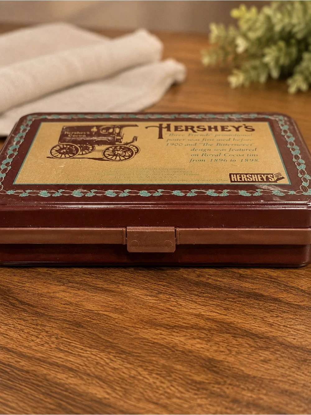 NWT Limted Edition Hershey’s collectible tin with unopened playing cards